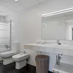 Apartment Vivi Homes - Casa Skye Pool, Terrace & Sea View