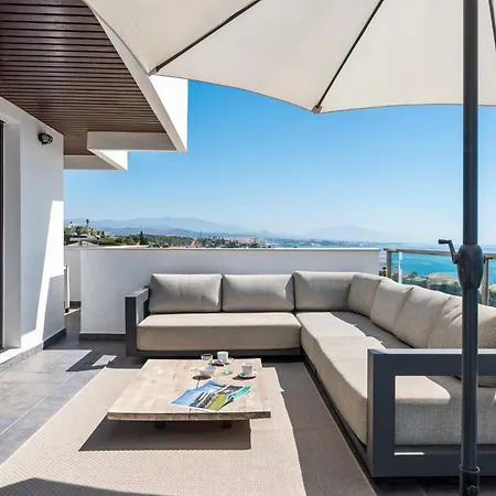Vivi Homes - Casa Skye Pool, Terrace & Sea View Estepona