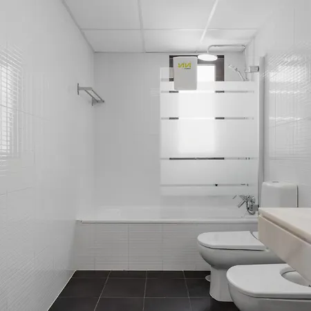 Vivi Homes - Casa Skye Pool, Terrace & Sea View *