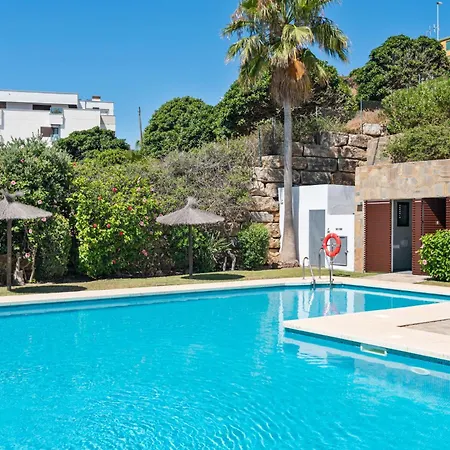 Vivi Homes - Casa Skye Pool, Terrace & Sea View 埃斯特波纳