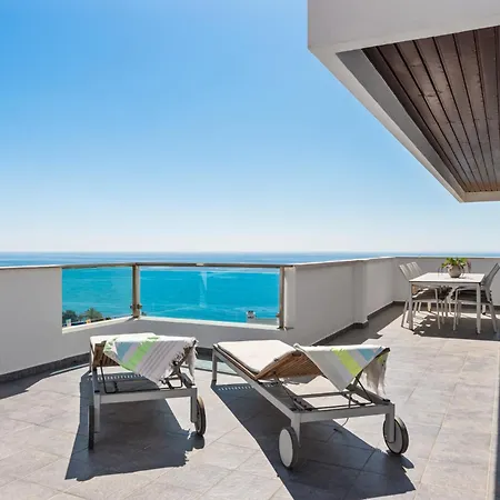 Apartment Vivi Homes - Casa Skye Pool, Terrace & Sea View *