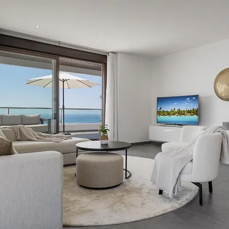 Vivi Homes - Casa Skye Pool, Terrace & Sea View * 埃斯特波纳