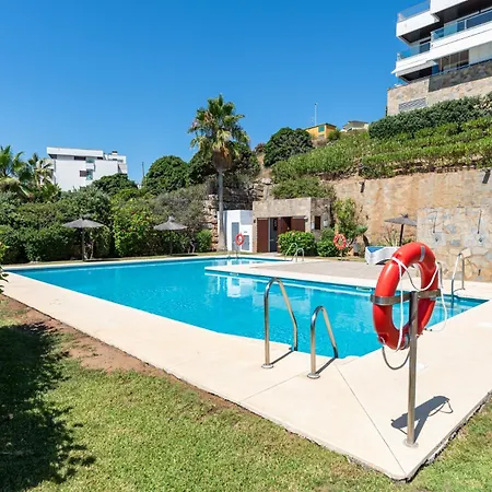 公寓 Vivi Homes - Casa Skye Pool, Terrace & Sea View 埃斯特波纳