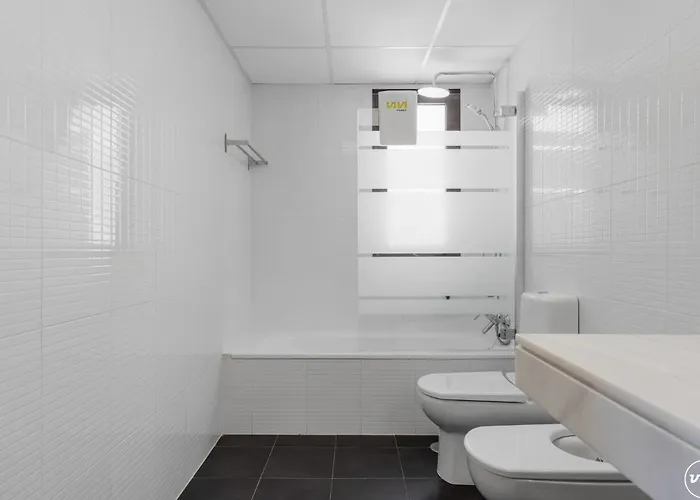 Vivi Homes - Casa Skye Pool, Terrace & Sea View *