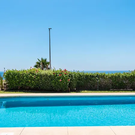 Apartment Vivi Homes - Casa Skye Pool, Terrace & Sea View *