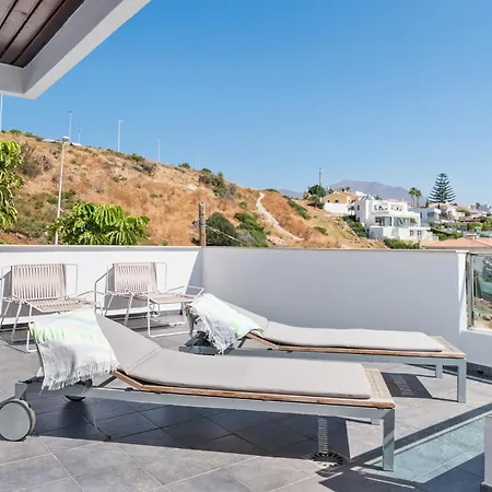 Vivi Homes - Casa Skye Pool, Terrace & Sea View * Estepona