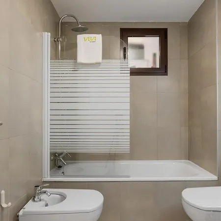 Vivi Homes - Casa Skye Pool, Terrace & Sea View