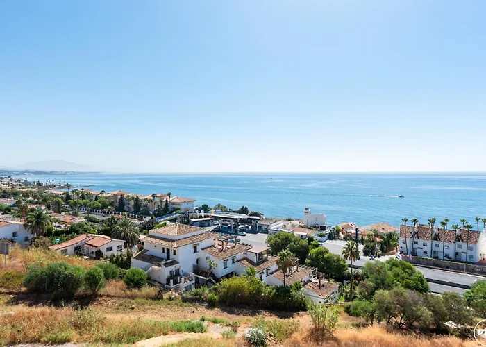 Vivi Homes - Casa Skye Pool, Terrace&sea View *